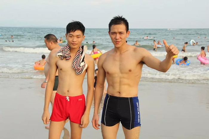 鴻凱運(yùn)在溪沖海灘.jpg 鴻凱運(yùn)在溪沖海灘.jpg